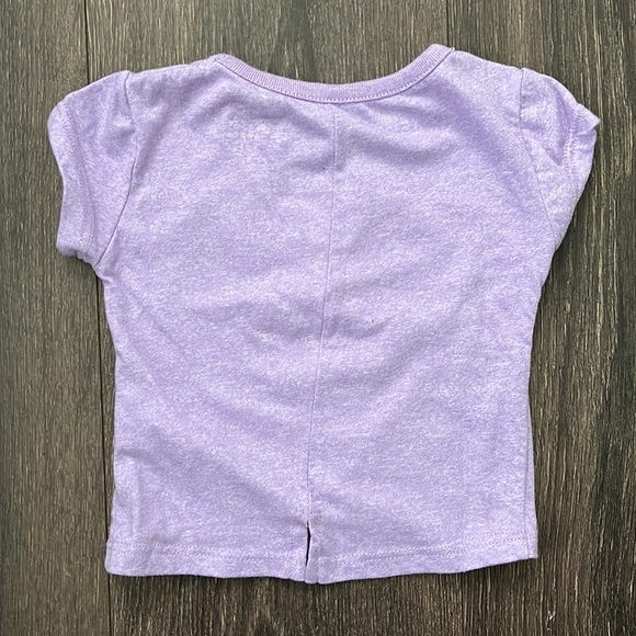 3/$15💥 Disney Minnie (Free Hugs) T-Shirt - Picture 2 of 5